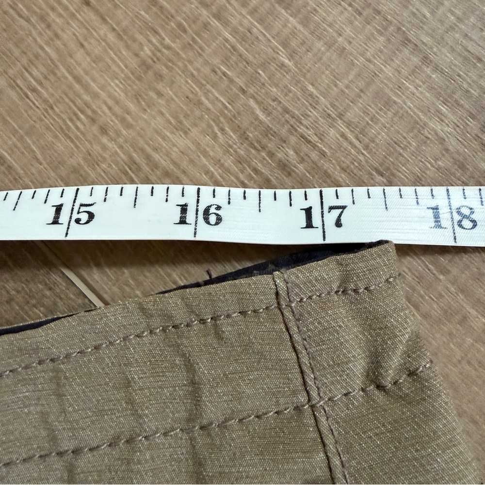Kuhl Shorts Men’s 35x10 Brown Flat Front Stretch‎ Hiking 5 Pocket Unlined Nylon - Picture 9 of 13